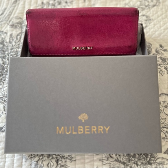 Pre-loved Mulberry Continental long wallet in hot pink - Picture 2 of 13